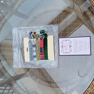 L Erickson Christmas pattern hair ties